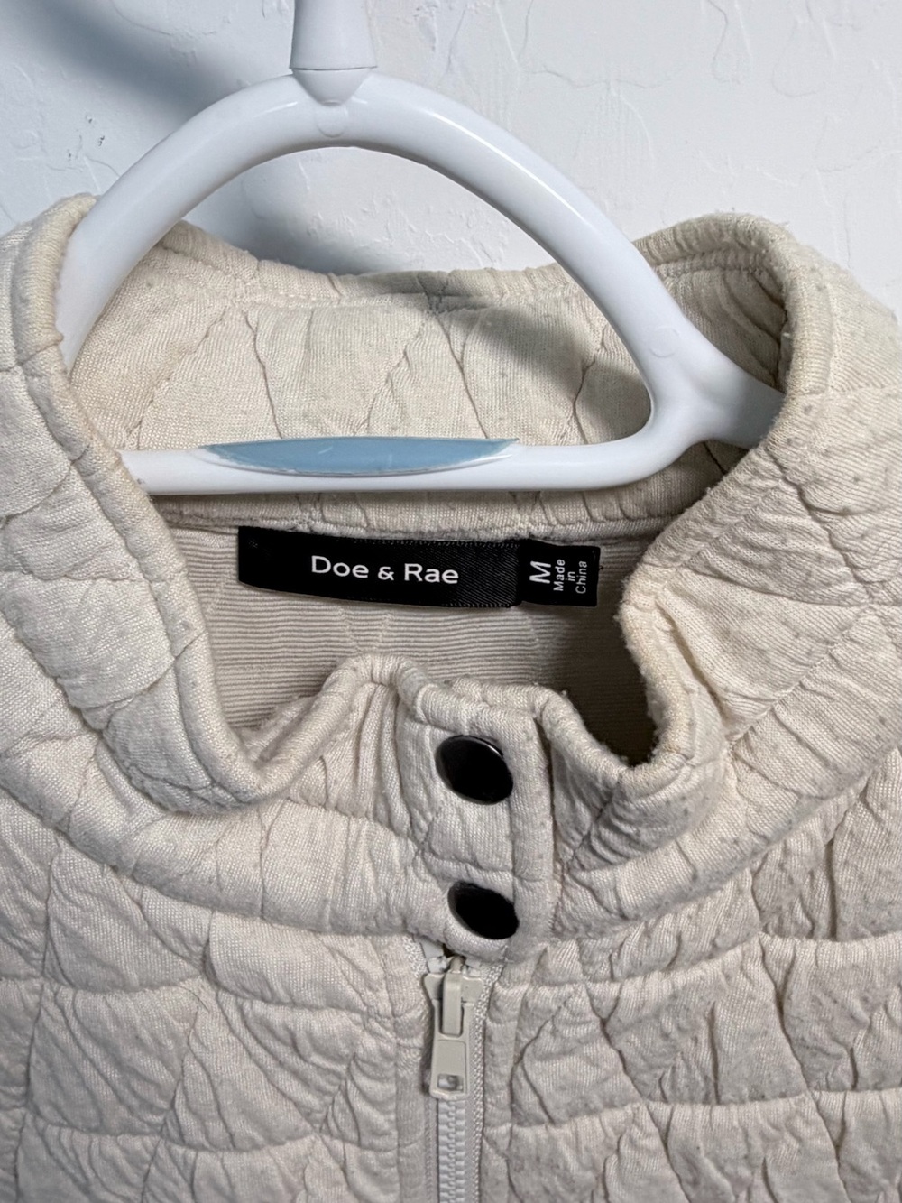 Doe & Rae Cream Quilted Drawstring Zip Vest - Picture 2 of 2